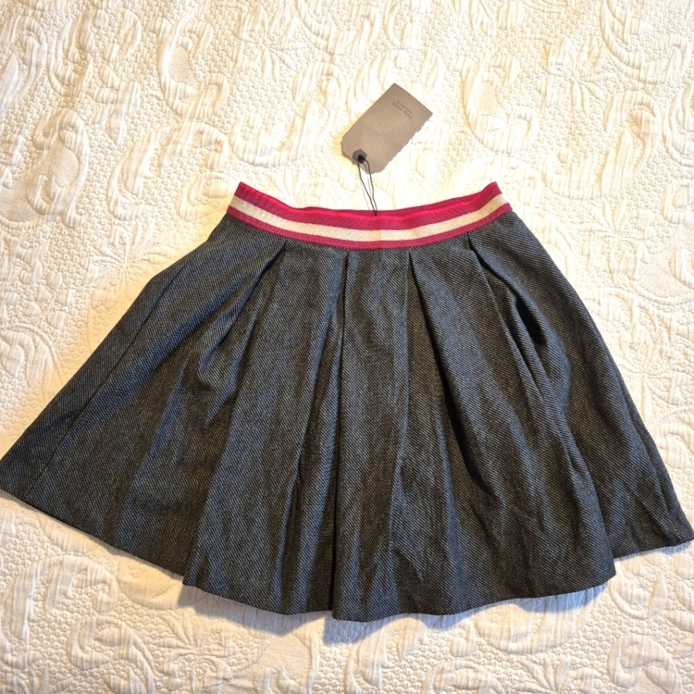 Zara girls size 11-12 pleated gray skirt, red/silver elastic waisted NEW